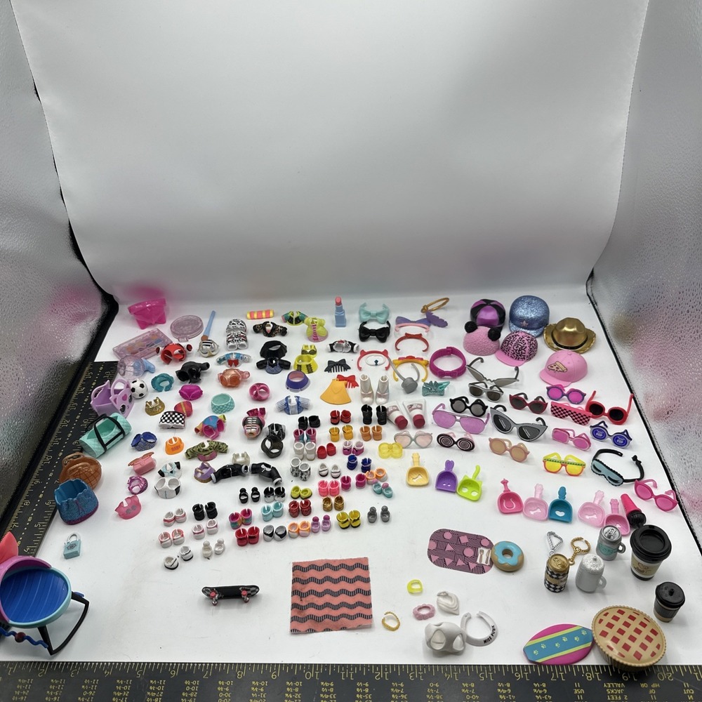 LOL SURPRISE DOLL 200 + - pcs  Outfits,‎  Purses, Shoes, Hats Accessories